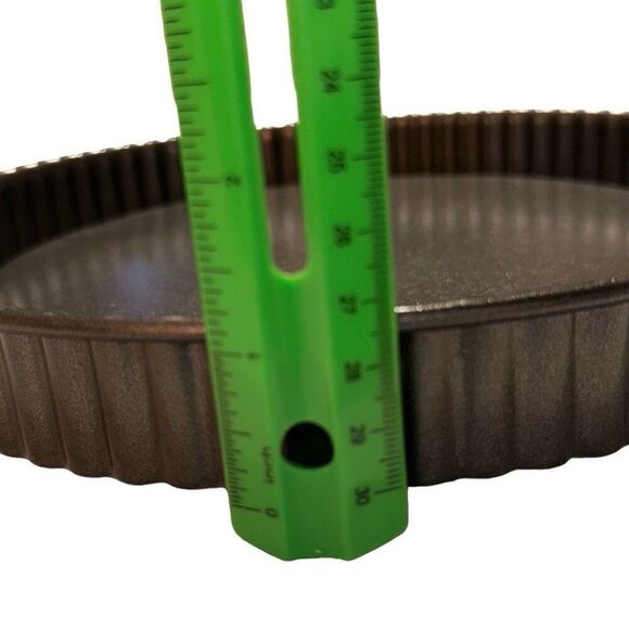 Pampered Chef non-stick Fluted Sides Torte, Tart Pans 10" Set of 2 - Picture 7 of 9